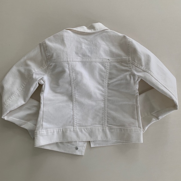 Girls Old Navy white denim jacket [6–7] - Picture 2 of 5